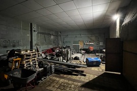 База 821 кв м на ЗУ 50 соток 