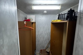 Помещение 896 м² на 16 сотках
