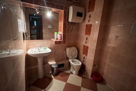 Помещение 896 м² на 16 сотках