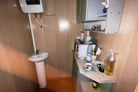 Помещение 896 м² на 16 сотках