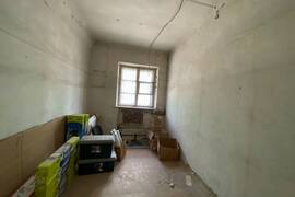 Помещение 233 м² под магазин, аптеку,...