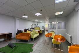 Универсальное помещение 100–225 м² на 1-й линии 