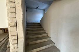 Помещение 200 м² под склад, офис, спо...