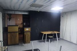 Торговая площадь 60 м², отдельно стоящий павильон, 2 входа, вода