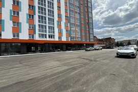 Помещение 76/196 м² на 1-й линии