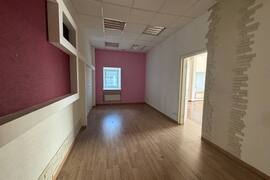 Офисный блок /ПСН 412 м² Парковка