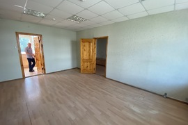 Помещение под офис, кабинет или салон 139 м²