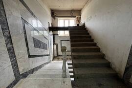 База 2000 м² на ЗУ 42 сотки