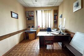 База 2000 м² на ЗУ 42 сотки