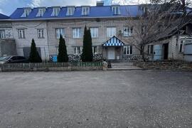 База 2000 м² на ЗУ 42 сотки