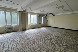 Здание 1800 м² под офис, производство...