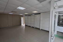 Помещение 75 м² под магазин или услуги