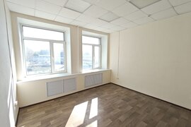 Офисы и кабинеты 16-400 м²