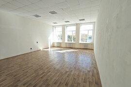 Офисы и кабинеты 16-400 м²