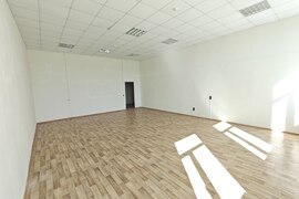 Офисы и кабинеты 16-400 м²