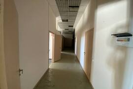 Производство-склад 820 м² с дебаркаде...