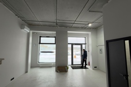 Свободного назначения 40 м² в аренду | 1 линия | пр. Зырина | высота 3,6 м | 15 кВт