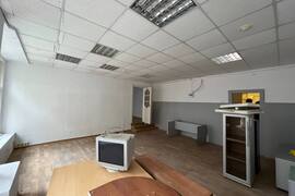 Торговое Помещение Офис 122 м²