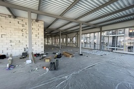Помещение 720 м² в ТЦ с витражами
