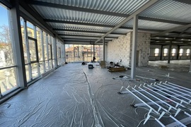 Помещение 720 м² в ТЦ с витражами