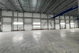 Помещение 3179 м² под склад с кранами...