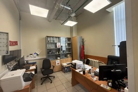 Помещение 1240 м² под магазин