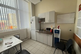 Помещение 1240 м² под магазин