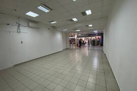 Помещение 7756 м² с арендаторами