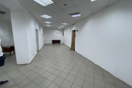 Нежилое помещение 164 м² под магазин,...