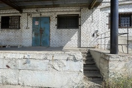 Склад 228,3 м² — рампа под навесом, 3...