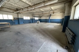Склад 228,3 м² — рампа под навесом, 3...