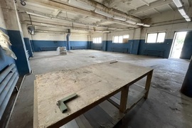 Склад 228,3 м² — рампа под навесом, 3...