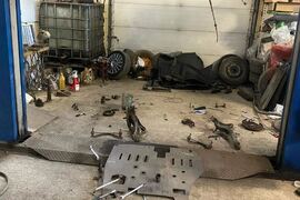 Помещение 1380 м² под автосервис, сто...