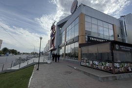 Помещение 136,4 м² под магазин, шоуру...