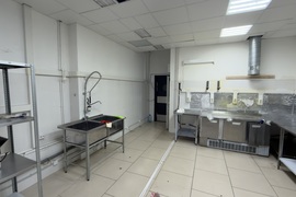 Нежилое помещение 137 м² под магазин,...