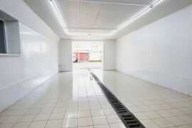 Помещение 90 м² под автосервис, детей...