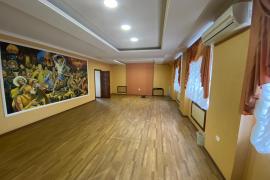 Помещение 367 м²  офис, медцентр