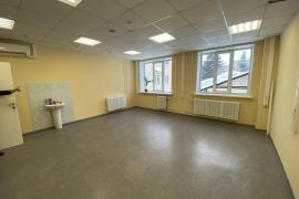 Медцентр / ОСЗ 2389 м² с арендаторами...