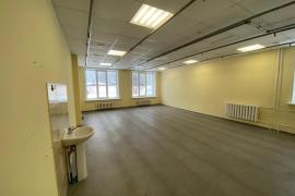 Медцентр / ОСЗ 2389 м² с арендаторами...