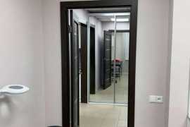 Офис - Салон  61 кв м