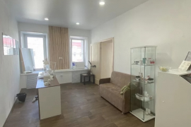 40 м² | центр | 2 этаж | три кабинета...