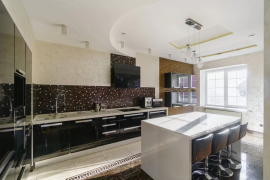 Коттедж 740 м²  участке 8 соток