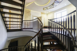 Коттедж 740 м²  участке 8 соток