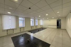 Сдается фасадное помещение 430 м² в ц...