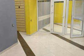 Помещение 445 м² с арендаторами