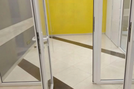 Помещение 445 м² с арендаторами