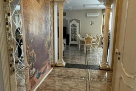 Дом 445 м² с бассейном