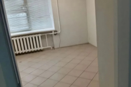 Офис75 м² на 1-й линии с отдельным вх...