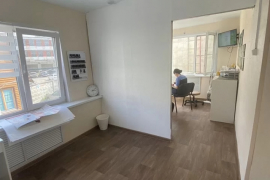 40 м² | центр | 2 этаж | три кабинета...