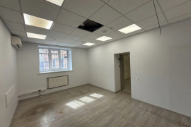 Сдается фасадное помещение 430 м² в ц...